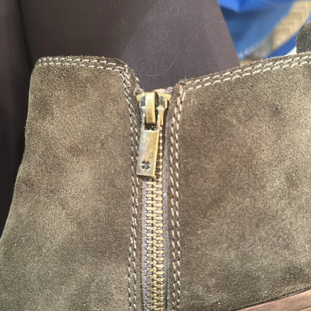 Lucky Brand NWOT Dark Green/ Gray Suede Leather Booties Double Zip Stacked Heel